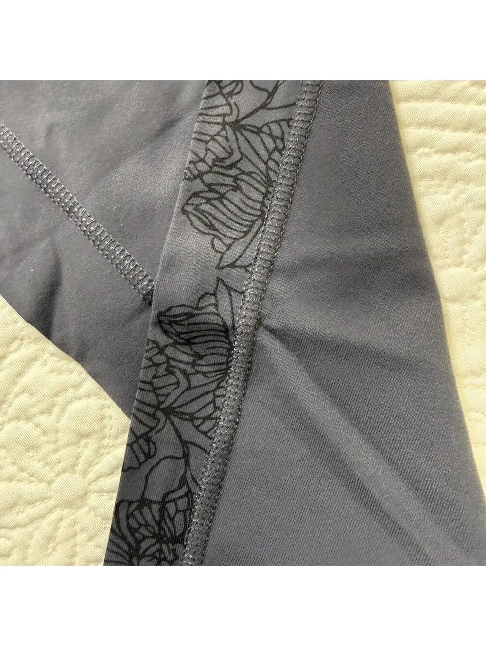 ATHLETA SZ S Elation GRAY Capri Legging Flower motif on Leg Crossover Waist NWT